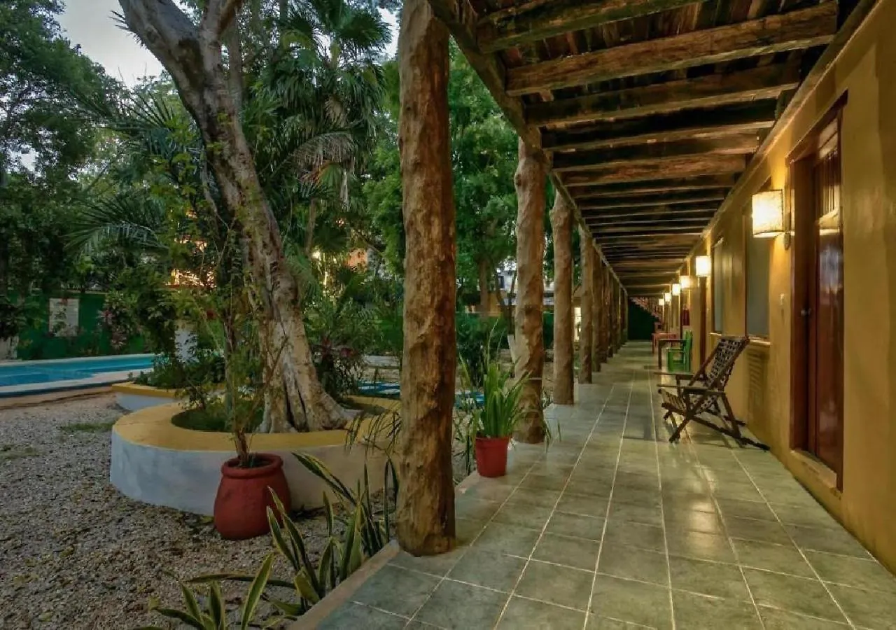 Esduma Iguanas Hotel Playa Del Carmen 4*,